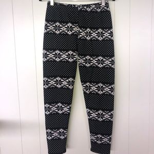 black and white patterned fleece lined leggings